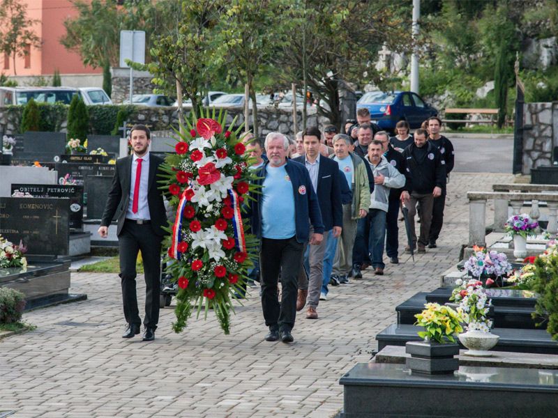 Položen vijenac i svijeće povodom Dana neovisnosti 