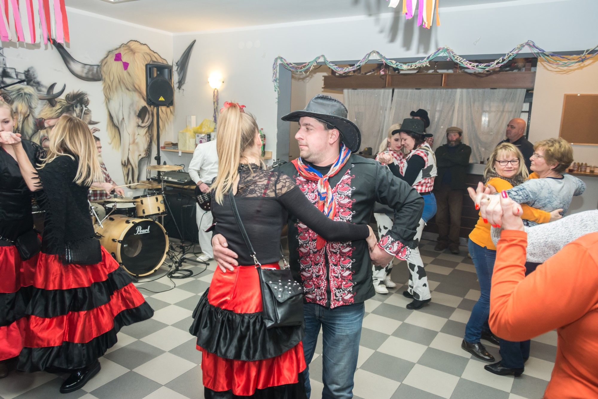 13.02.2018. -Maškarana fešta po starinski u Zoretićima