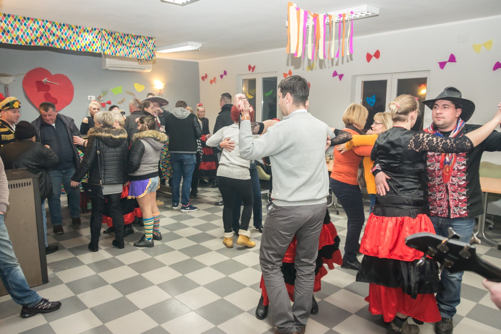 13.02.2018. -Maškarana fešta po starinski u Zoretićima