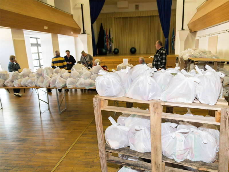 Podijeljeno gotovo 800 poklon-paketa za Uskrs